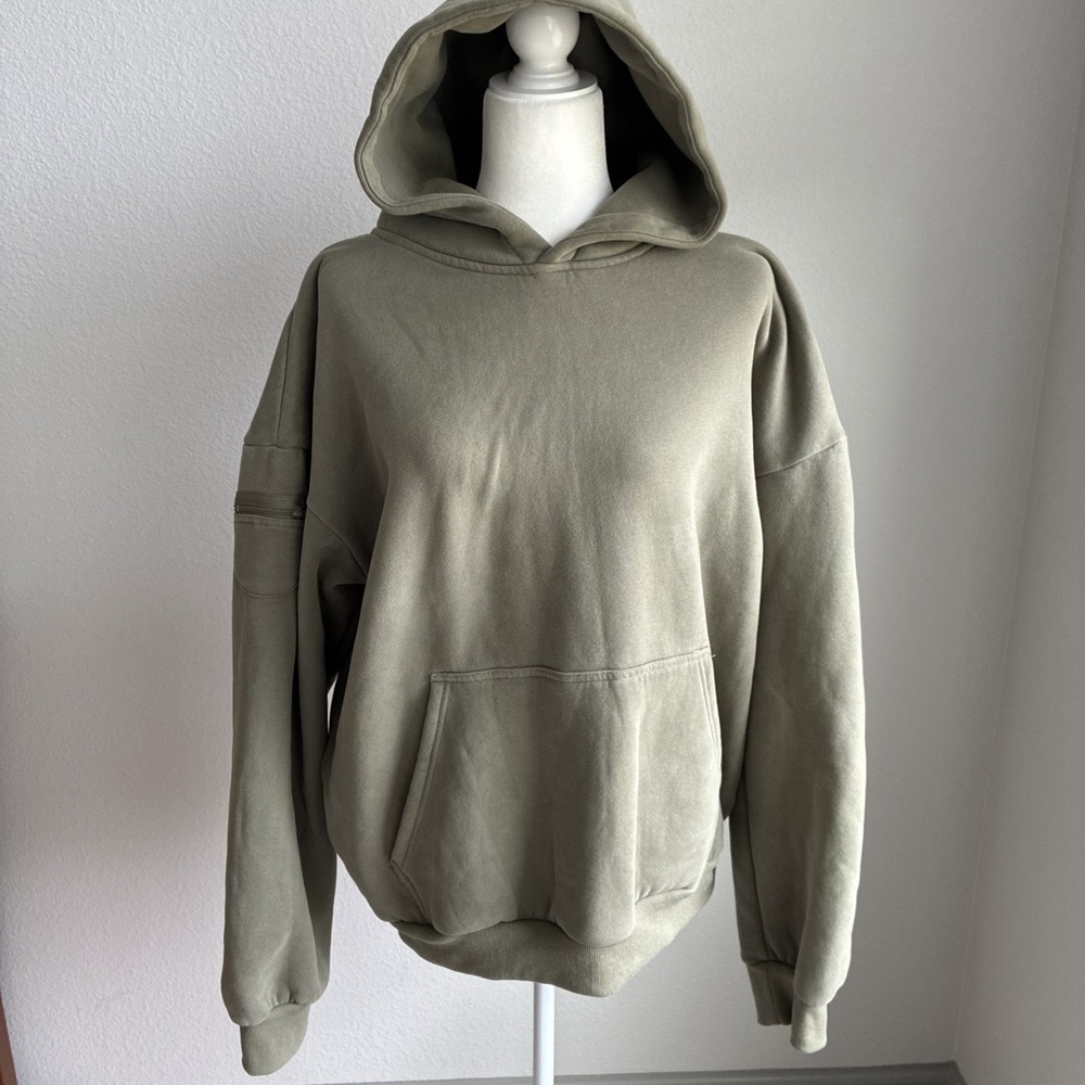 COMFRT Travel Essentials Hoodie in Moss Green Women's Hidden Pocket Size XL
